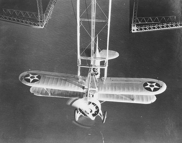  Curtiss XF9C-1 Sparrowhawk       USS Akron (ZRS-4)