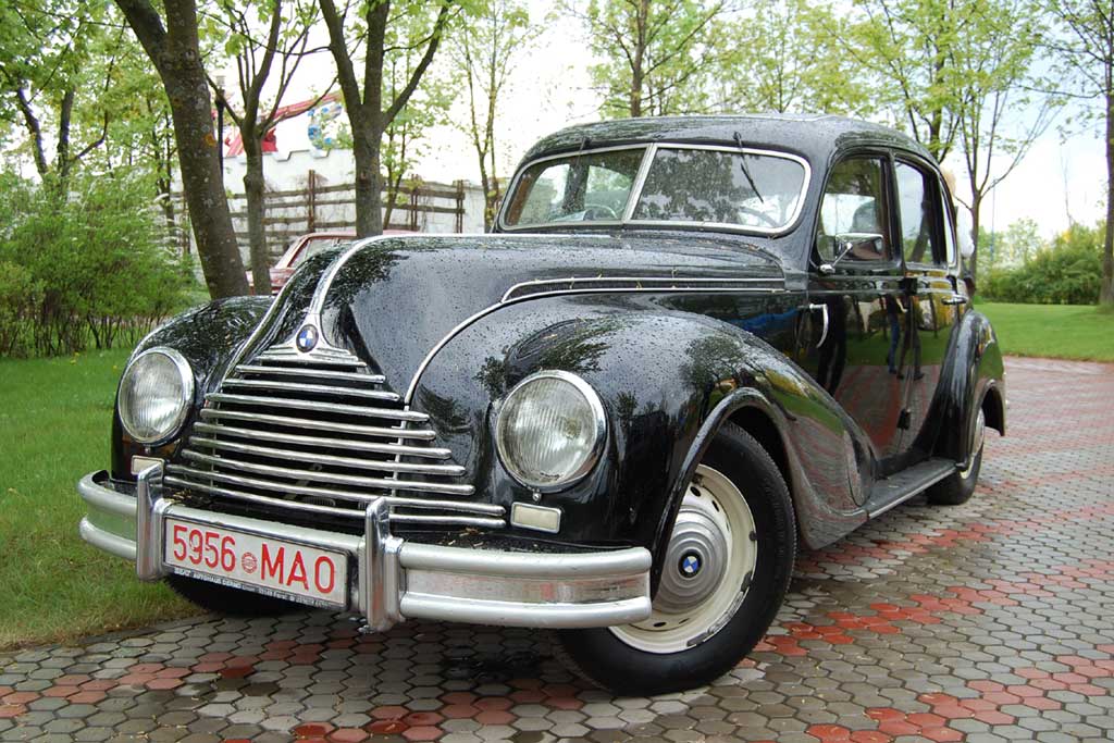 BMW   . . . 